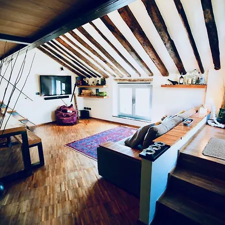 G.a.p. Aquarium Pentahouse Apartment *