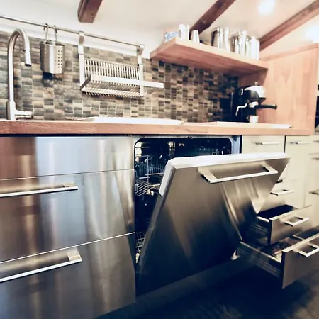 G.a.p. Aquarium Pentahouse *